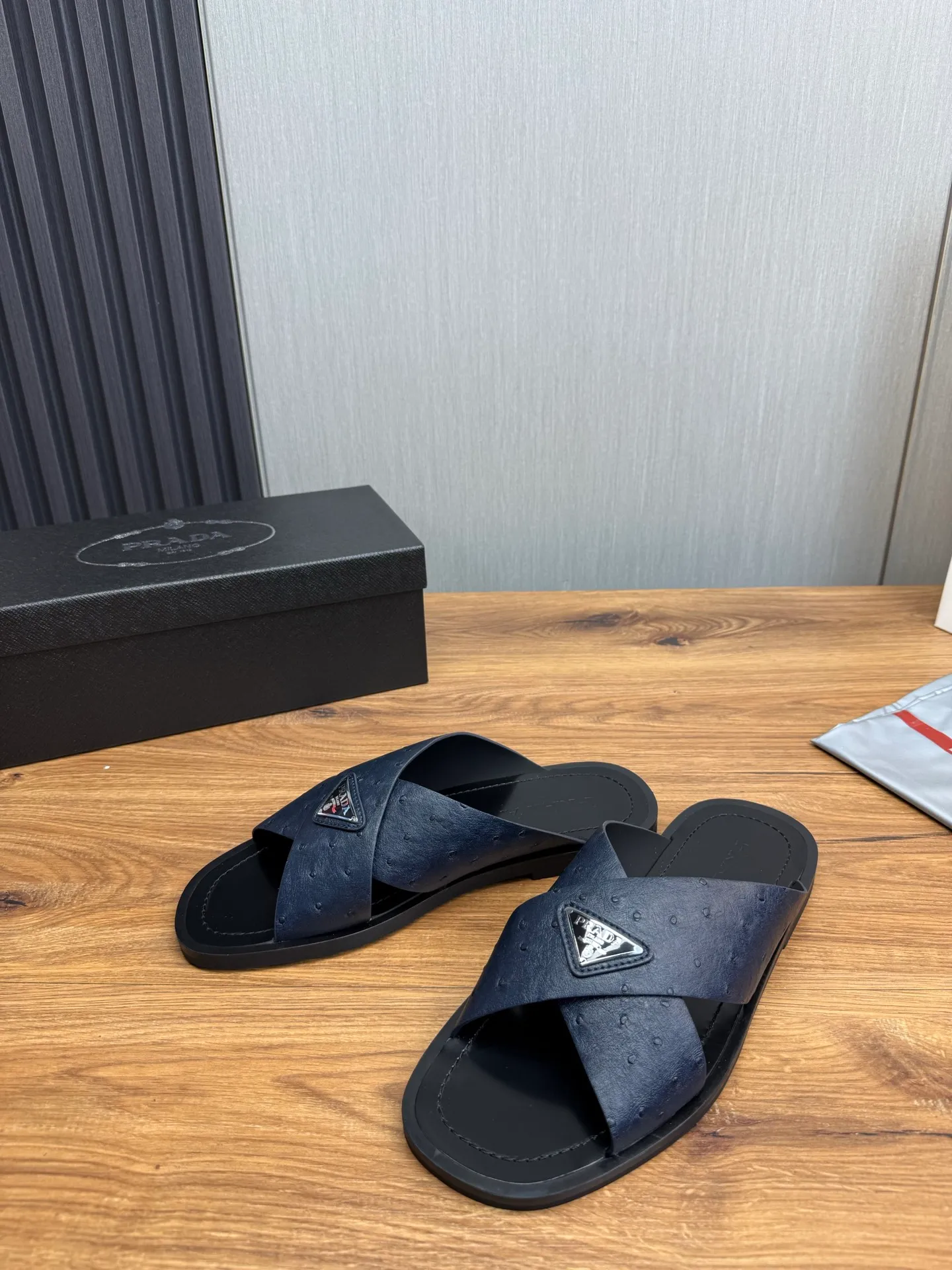 Factory price 340💰 ＰＲＡＤＡPrada - popular men's slippers hot sale 🔥 🩴Official website one to one production 38-45 sizes 45 46 🉑️Customized!